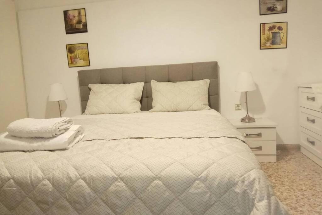 Central Town House 60M2**** بيرايوس المظهر الخارجي الصورة