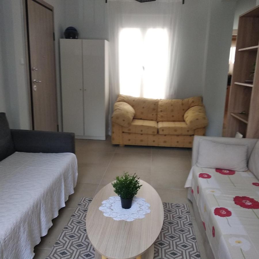 Central Town House 60M2**** بيرايوس المظهر الخارجي الصورة