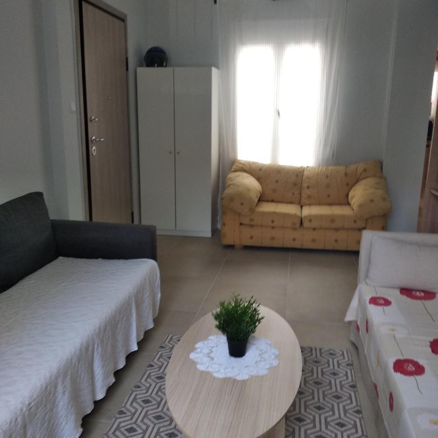 Central Town House 60M2**** بيرايوس المظهر الخارجي الصورة