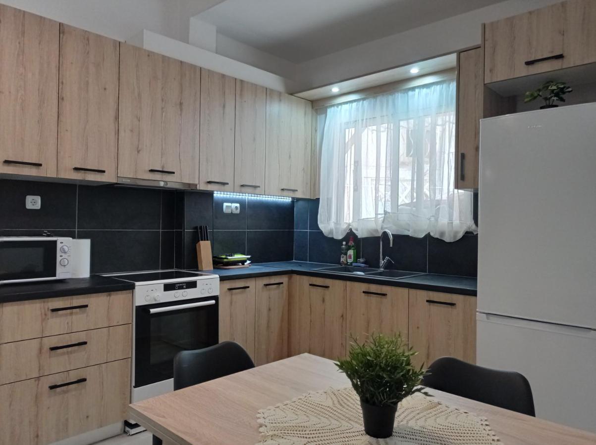 Central Town House 60M2**** بيرايوس المظهر الخارجي الصورة