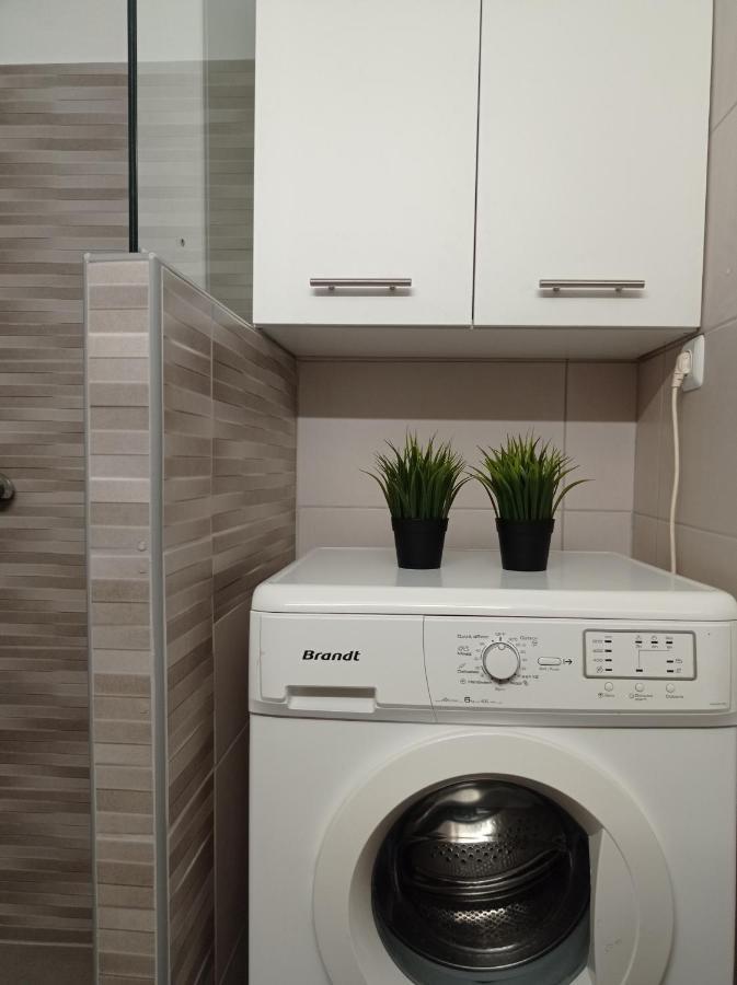 Central Town House 60M2**** بيرايوس المظهر الخارجي الصورة